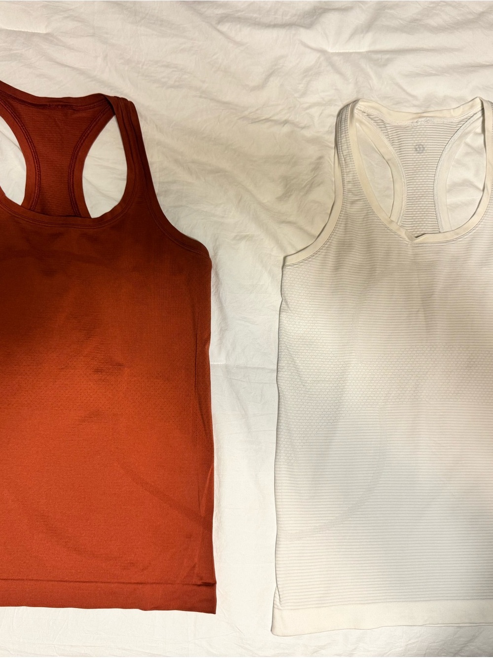 Lululemon Women’s Swiftly Racerback Tank- full length— Rust & white/Ivory